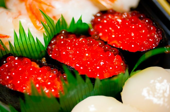 日本的寿司和便当里经常见到的绿叶是什么？