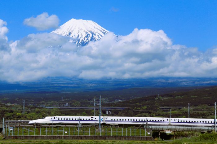 從東京到大阪最推薦新幹線！怎麼買票？坐哪邊能看到富士山？一篇教你搞懂